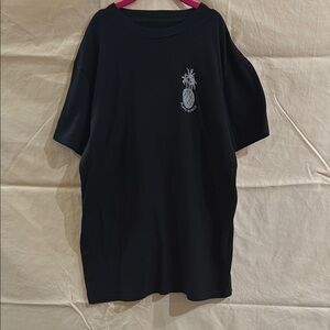 Elegant Black Pineapple Tee - Short Sleeve